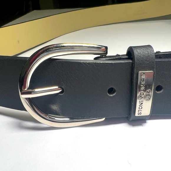 Stone Mountain USA Black Embossed Leather Belted Bag Fanny Pack Sz Medium - Picture 3 of 7